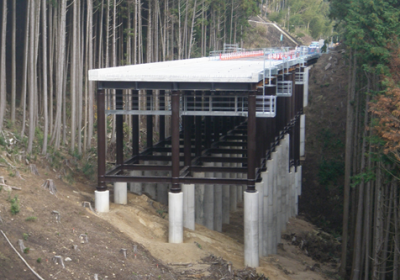 付替国道496号（横瀬）鋼製桟道工工事